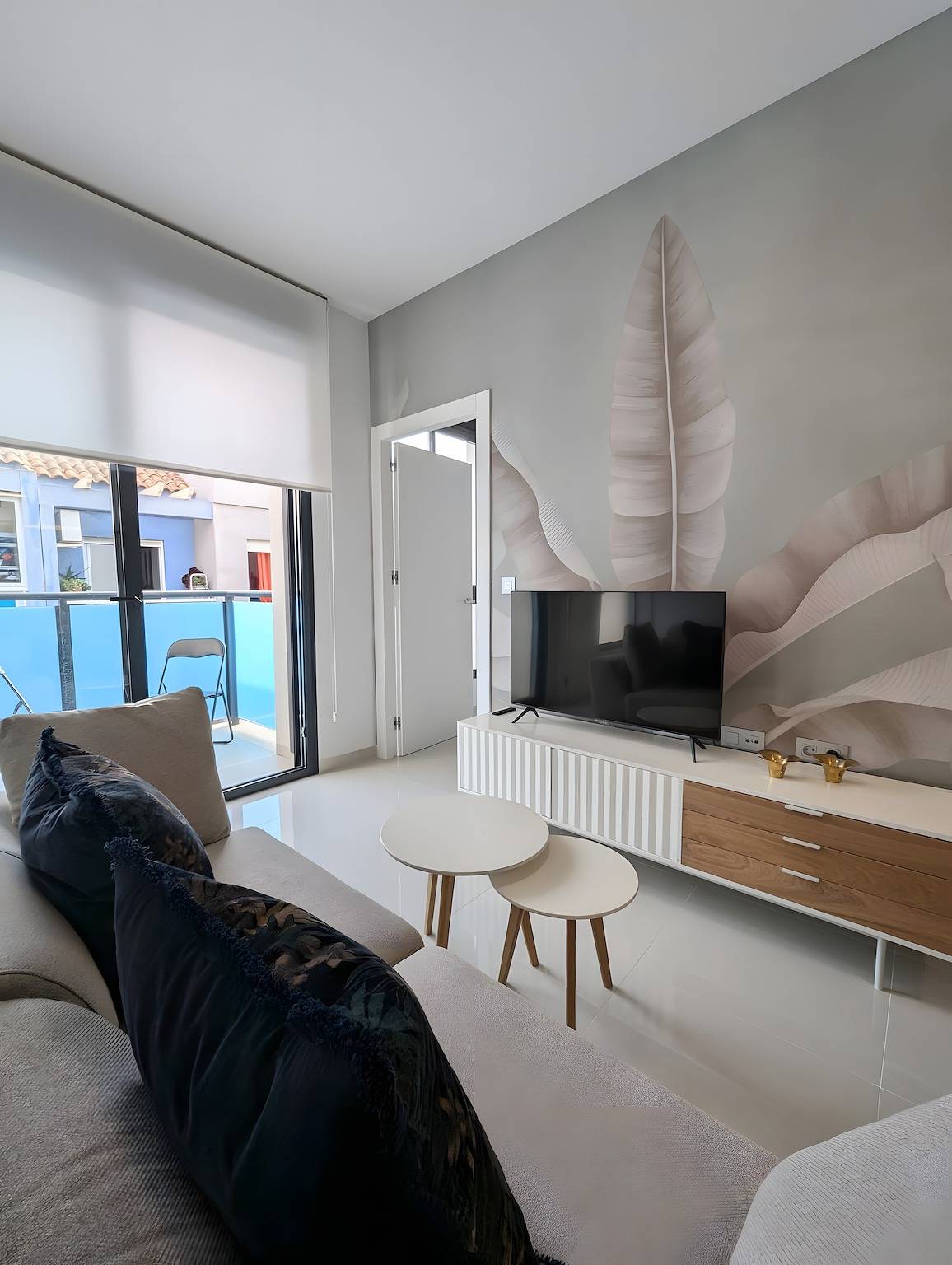 Ολόκληρο το διαμέρισμα, Villa 'R-60-A Maestro' with Shared Pool, Wi-Fi and Air Conditioning in Torrevieja Centre, Torrevieja