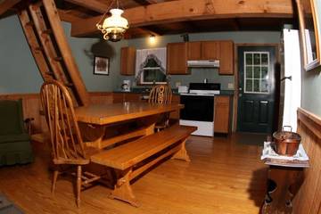 Log Cabin for 9 Guests in Ozark Mountains, Missouri, Picture 1