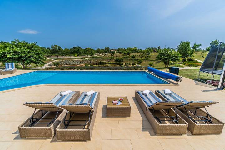 Villa für 10 Personen, mit Pool und Garten, mit Haustier - 1