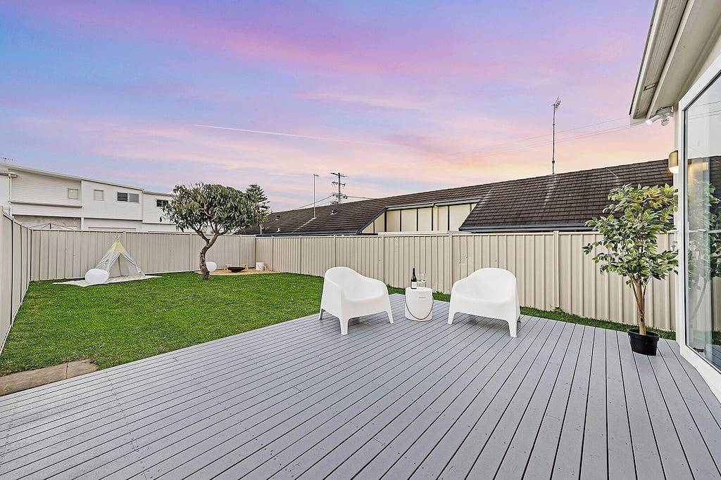 2-Min Walk to Beach: Firepit, Yard. Kids welcome. in Ettalong Beach, New South Wales