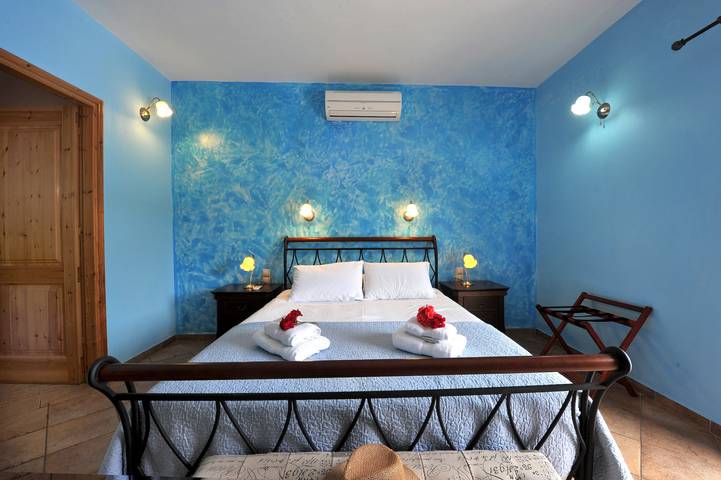 Apartamento entero, Apartamento «Villa Casa Bianca Blue» con vistas al mar, piscina comunitaria y Wi-Fi in Gaios, Paxoí