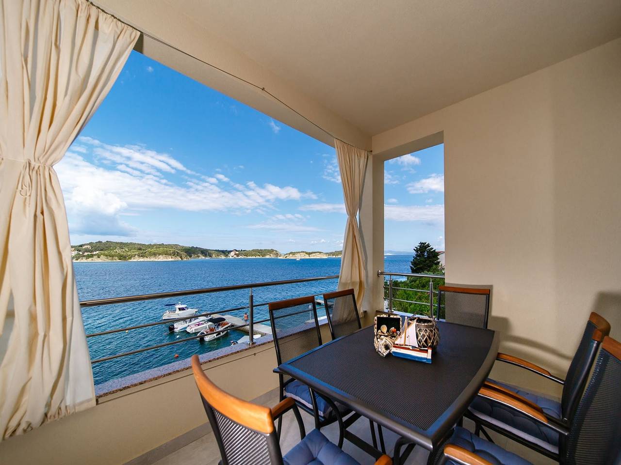 Wohnung in Supetarska Draga am Strand in Lopar, Rab