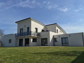 Location de vacances pour 15 personnes, avec jardin et terrasse, animaux acceptés à Saint-Pabu