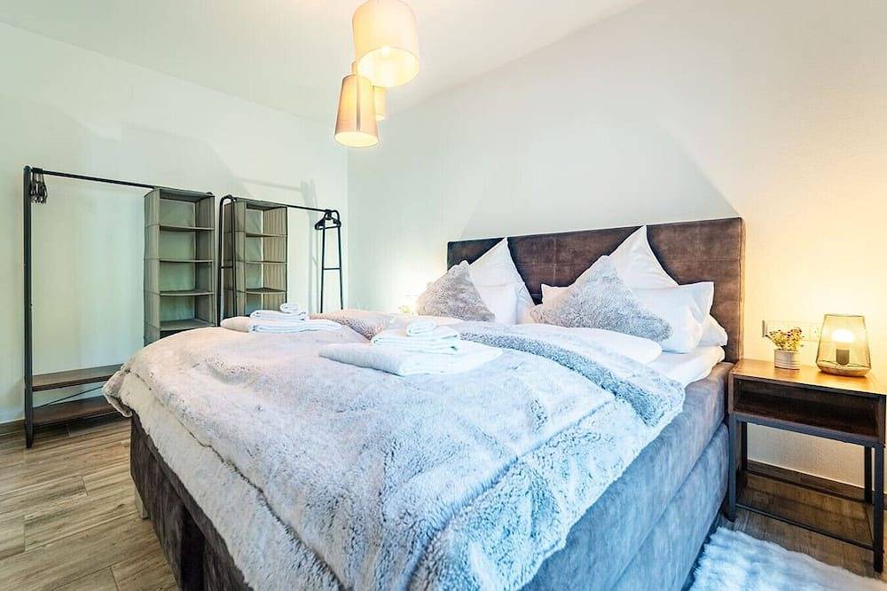 Ganze Wohnung, Select-Home 2 -Netflix | Parkplatz | viele Extras in Bruck i.d.OPf., Ostbayern