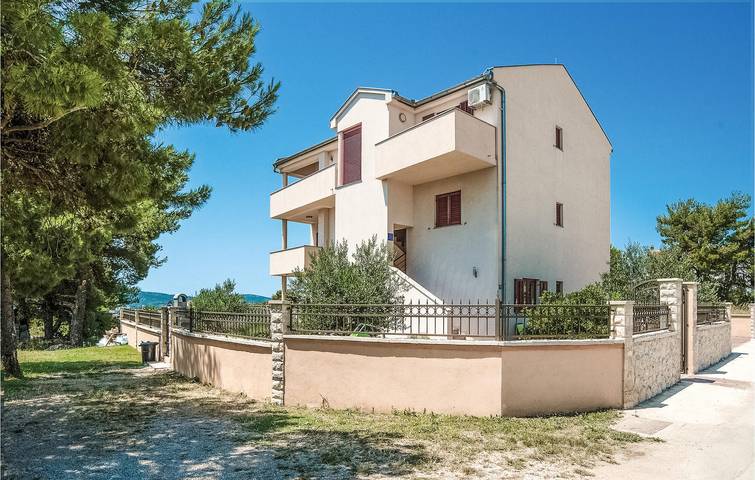 Ferienwohnung für 4 Personen, mit Terrasse in Biograd na Moru