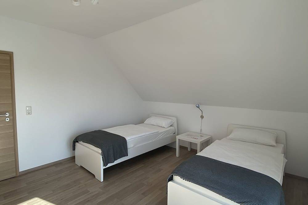 Entire apartment, Myhome10, Wiesbaden - Mainz in Mainz-Kostheim, Wiesbaden