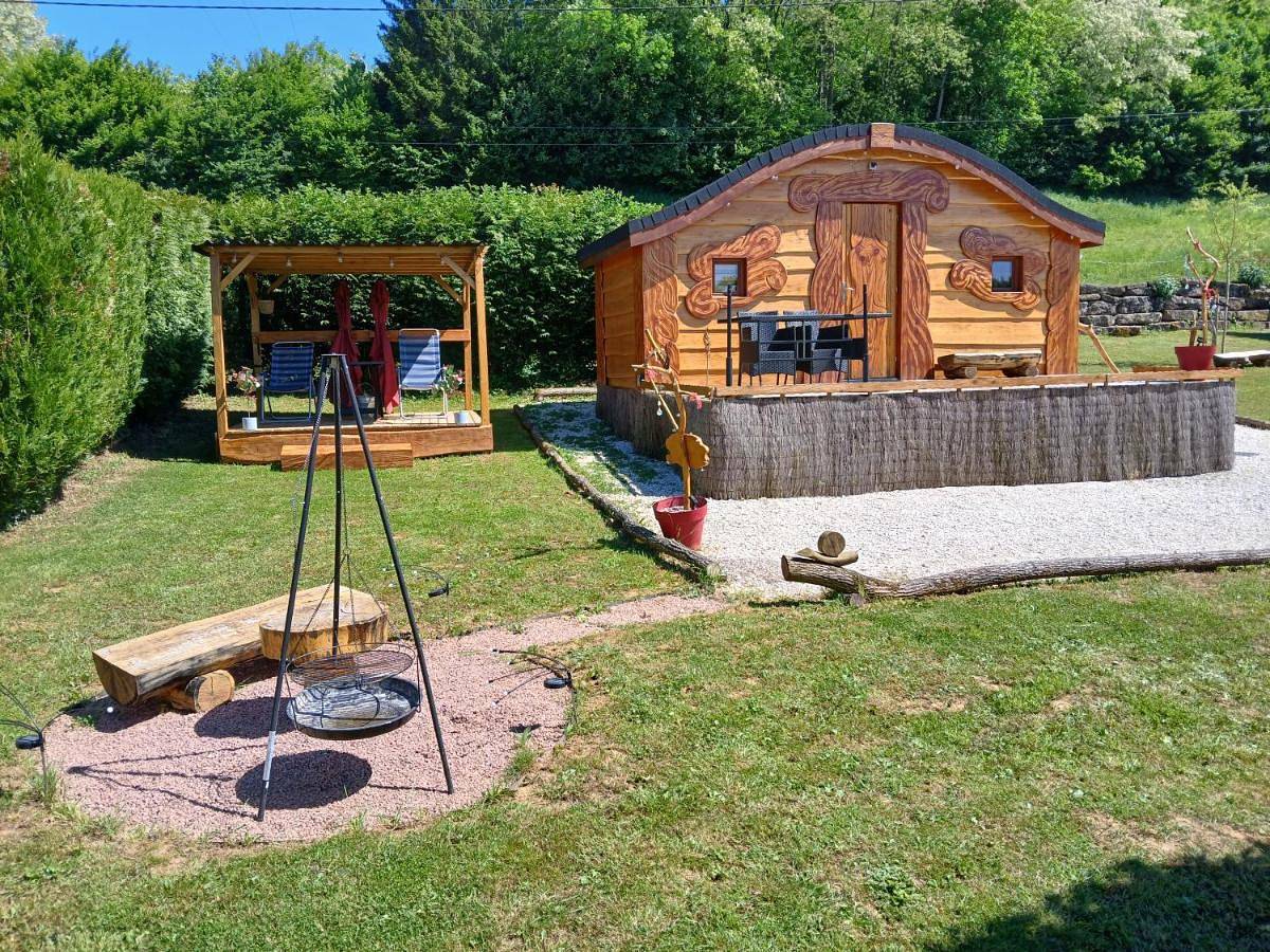Les cabanes féeriques d'Amoncourt in Amoncourt, Haute-Saône