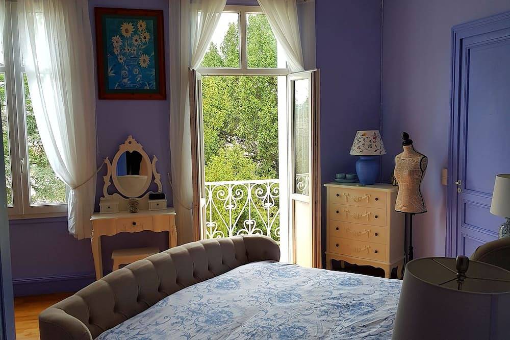 Bourgeoise élégante Chateau Situé dans le Centre de ses propres Parkland in Gontaud-de-Nogaret, Région de Marmande