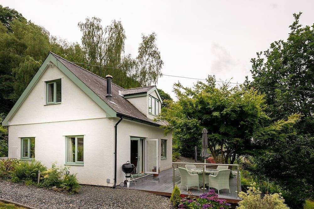 Adorable Cottage with Stunning Views Over The Mawddach Estuary | Erw-fair in Fairbourne, Snowdonia