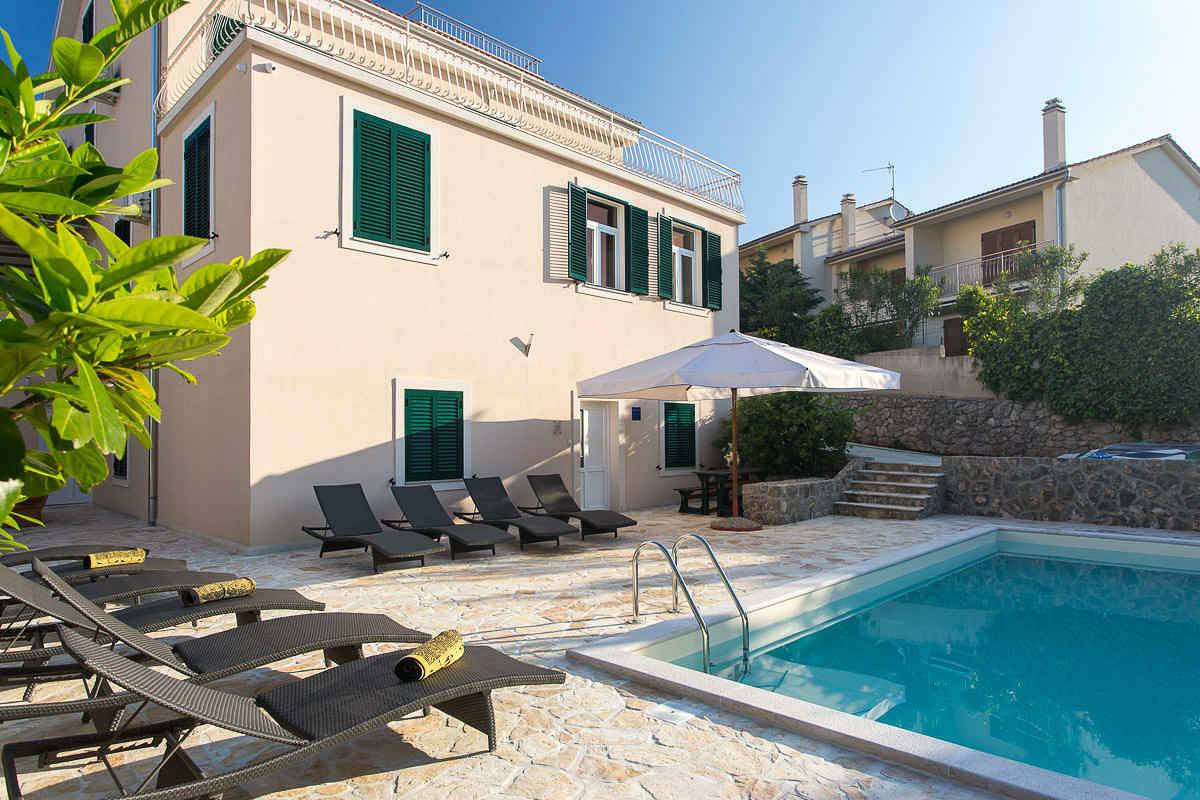 Ganze Ferienwohnung, Ferienwohnung mit Pool  in Krk Stadt, Krk