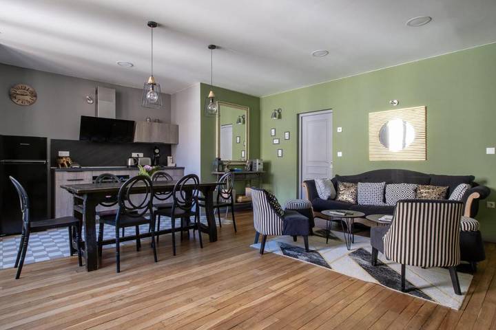 Gîte pour 6 personnes, avec vue dans Office De Tourisme De Dijon