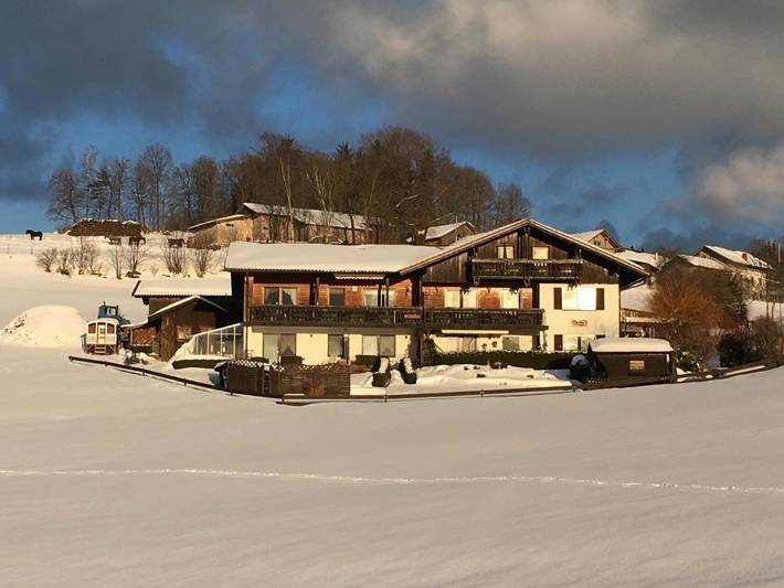 Ferienhaus für 2 Personen, mit Terrasse und Garten sowie Sauna in Böbrach