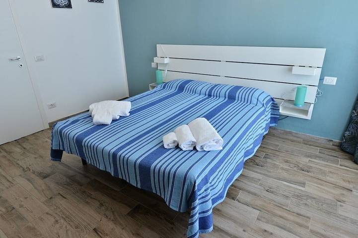 Ganze Wohnung, Relaxation on the lake, just minutes from Gardaland. in Peschiera del Garda, Gardasee-Berge