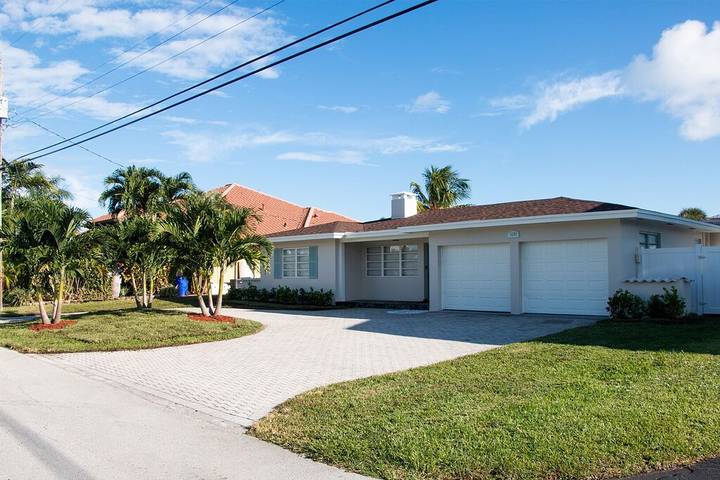 Vacation rental for 8 people, with hot tub and yard in Deerfield Beach