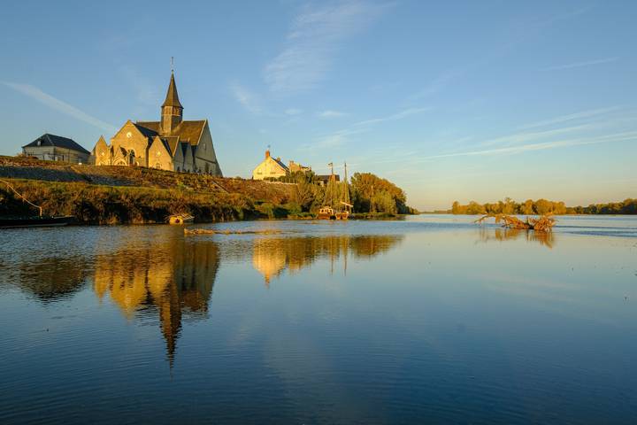 Gästezimmer „Le Balcon De Loire - Safran“ mit außergewöhnlichem Blick auf die Loire in La Chapelle-sur-Loire, Loire-Tal