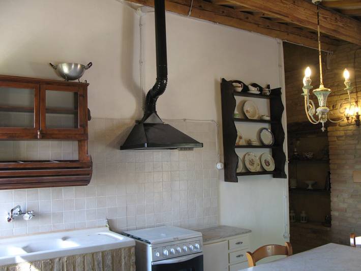 Landhaus 'La Finestra Sulla Valle' mit Bergblick, privater Terrasse und WLAN in Montefelcino, Valle del Metauro