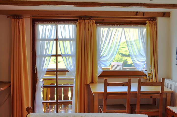Ferienwohnung für 2 Personen, mit Balkon/Terrasse und Garten sowie Ausblick in Schuttertal - 2