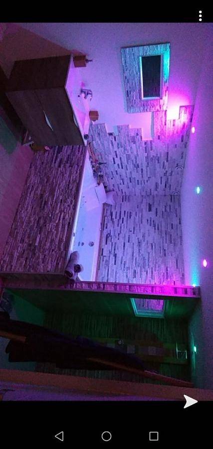 Appartement entier, One-Bedroom Apartment in Le Cendre, Région de Clermont-Ferrand