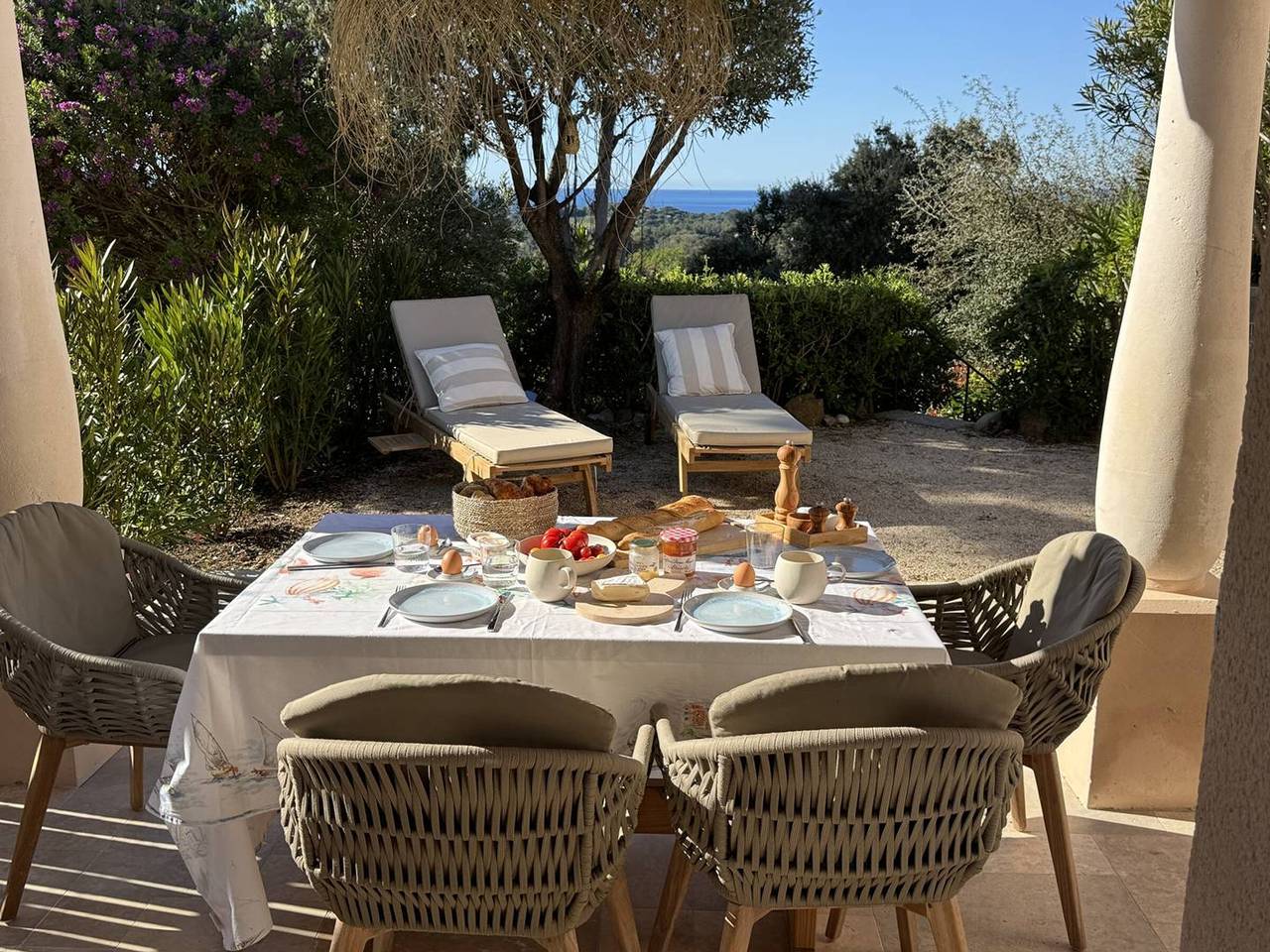 Maison rénovée 2 chambres, terrasse vue mer in La Croix-Valmer, Région de Draguignan