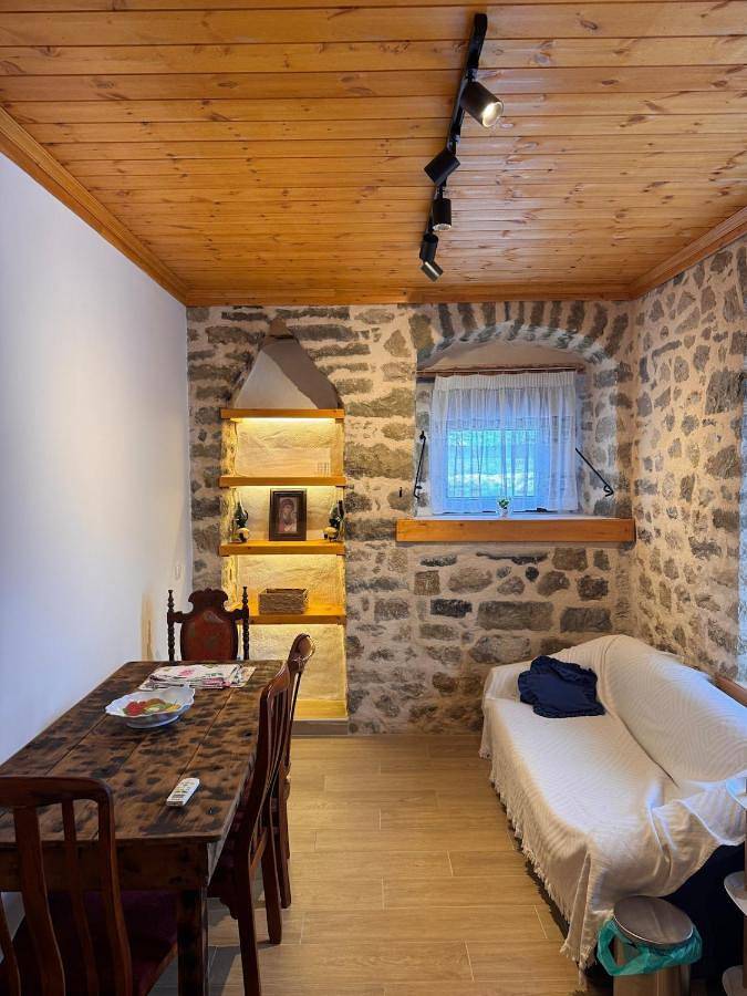 Apartament wakacyjny dla 4 osób, z ogród i balkon oraz widok w Janina regionalna Preweza