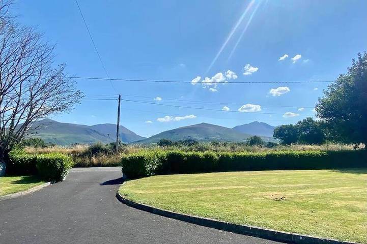 Log cabin for 4 people, with terrace and garden in County Kerry