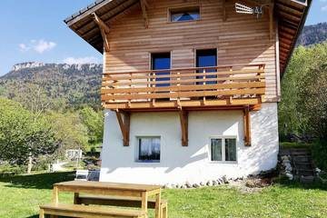 Gîte pour 12 personnes, avec jardin et balcon à Trévignin