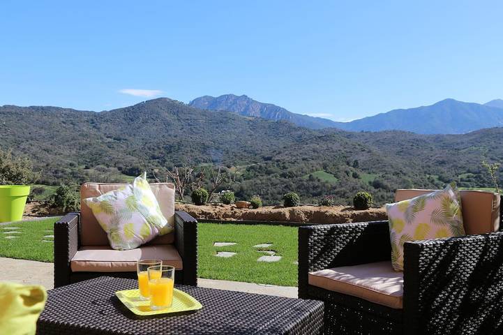 Location de vacances pour 4 personnes, avec Terrasse ainsi que Jardin et Piscine à Sant'Andréa-d'Orcino