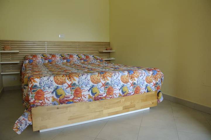 Villa Gelsomino, 150 meters from the sea, separate entrance, parking space, garden in Marina di Grosseto, Grosseto