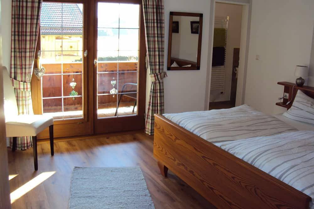 Doppelzimmer 35 qm 1. Stock - Gästehaus Fischer in Rottach-Egern, Bavarian Alps