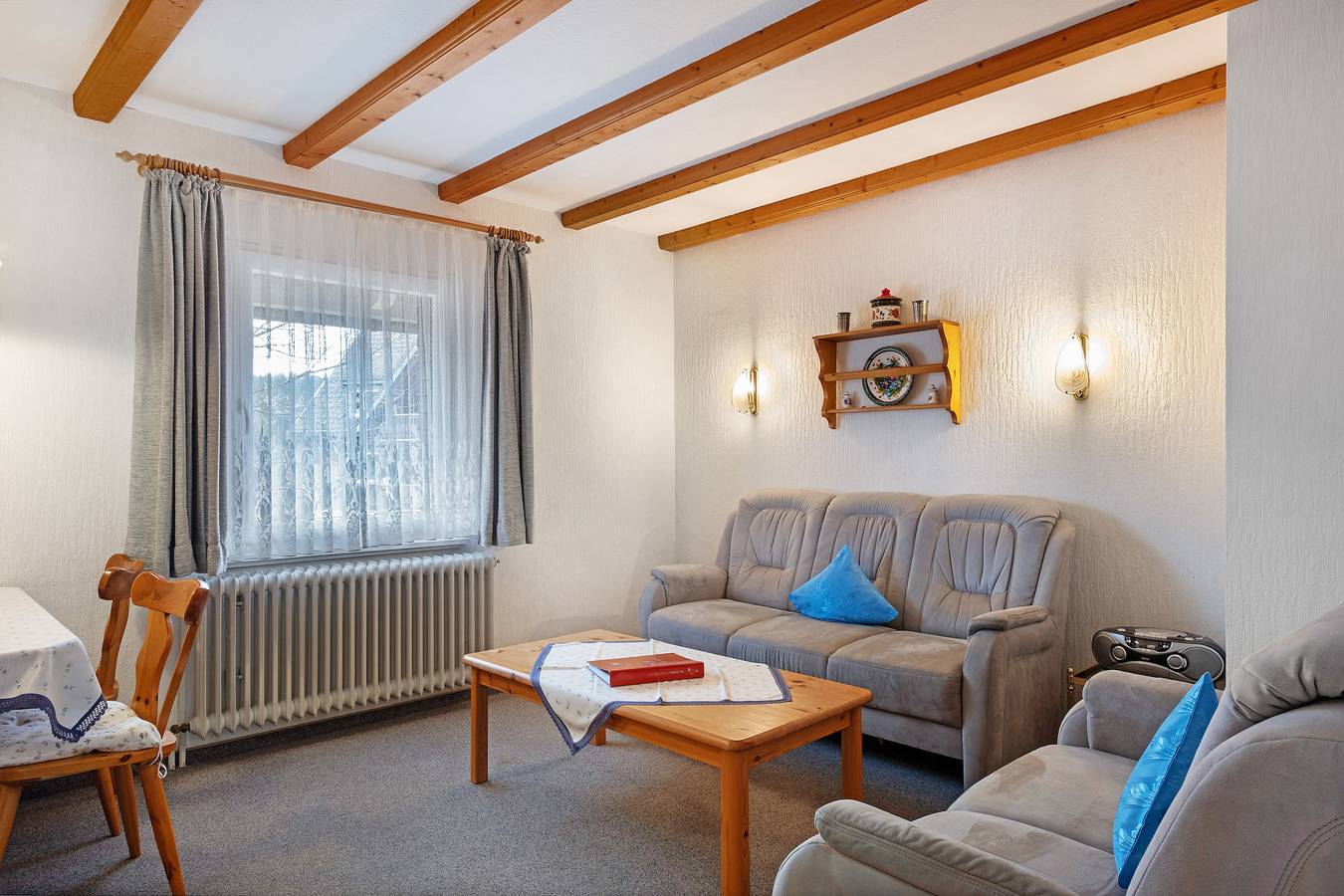 Entire apartment, Apartment '4' with Mountain View, Shared Garden and Wi-Fi in Suedlicher Schwarzwald, Hinterzarten