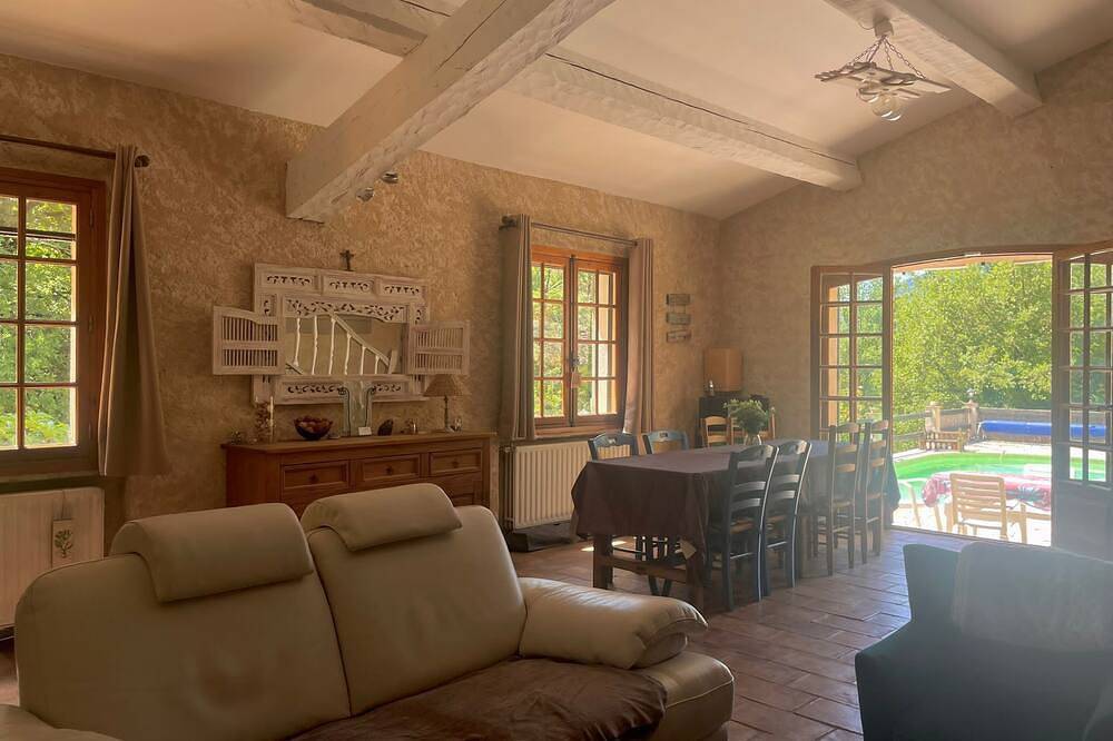 Villa Bargemon with swimming pool in a green setting in Bargemon, Region de Draguignan