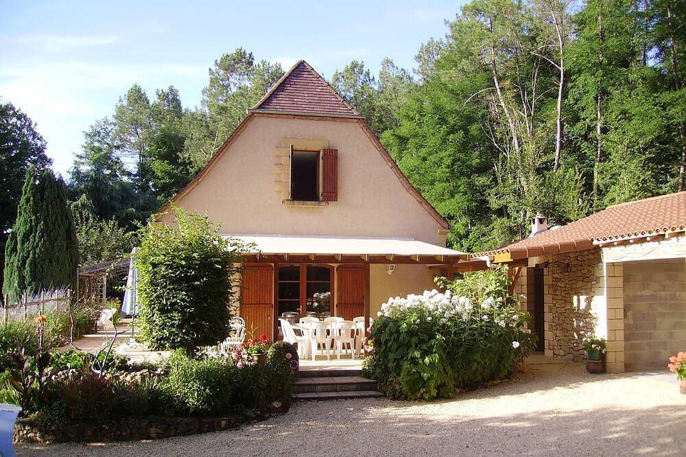 Villa de Vacances avec piscine / 6 / 8 personnes  \"La Plaine de Baillard\"  3 *** in Peyzac-le-Moustier, Périgord Noir