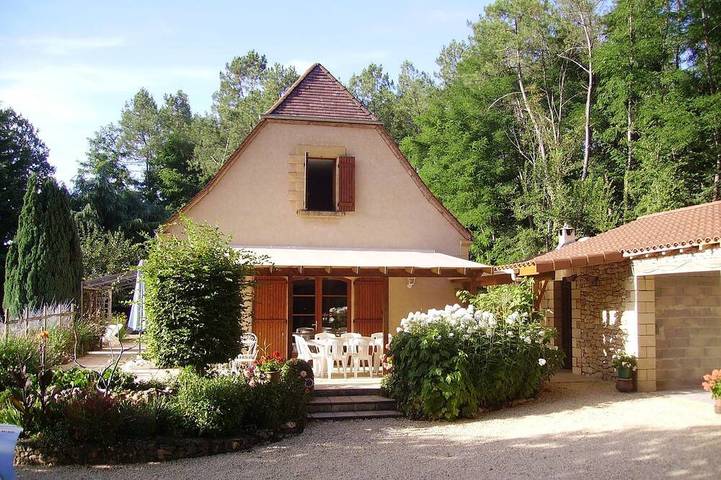 Location de vacances pour 8 personnes, avec jardin à Peyzac-le-Moustier
