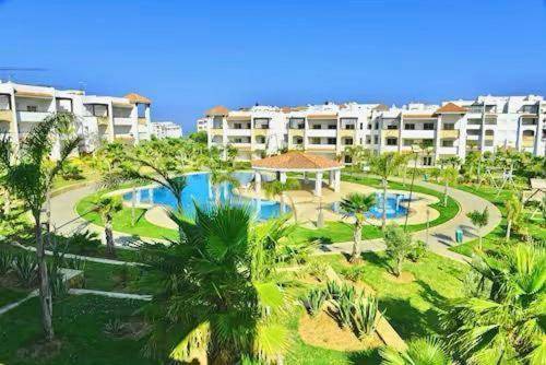 Ferienwohnung für 5 Personen, mit Garten und Whirlpool sowie Balkon und Pool - 1