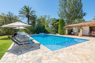 Villa in Pollença, Serra de Tramuntana für 14 