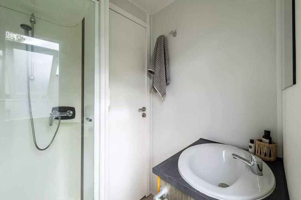 Mobil Home Confort 3 Pièces 4/5 Personnes + Tv in Lannion, Ceinture Dorée