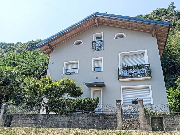 Ferienhaus für 4 Personen, mit Terrasse und Garten in Porto Ceresio - 2
