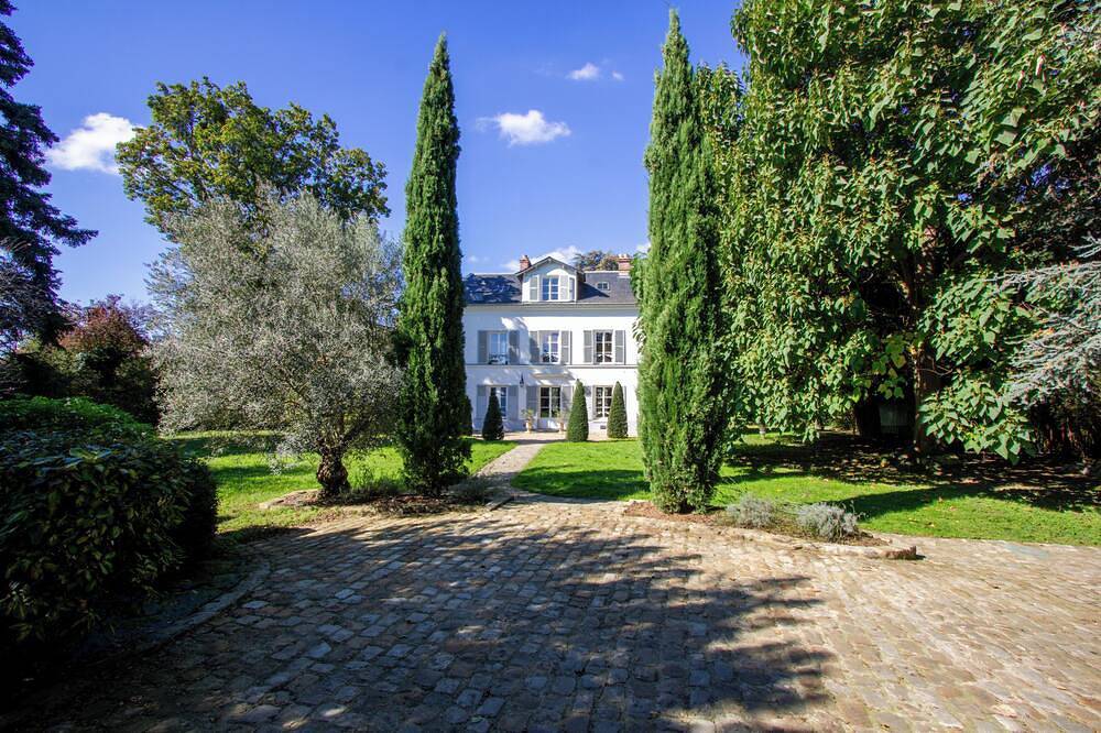 18th century residence with Jacuzzi near Paris in Mennecy, Essonne