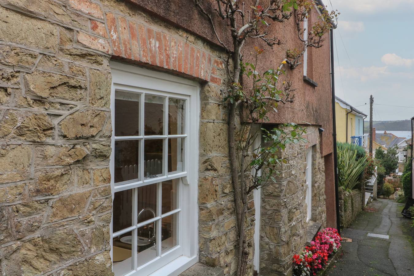 18 Robinsons Row in Salcombe, South Devon