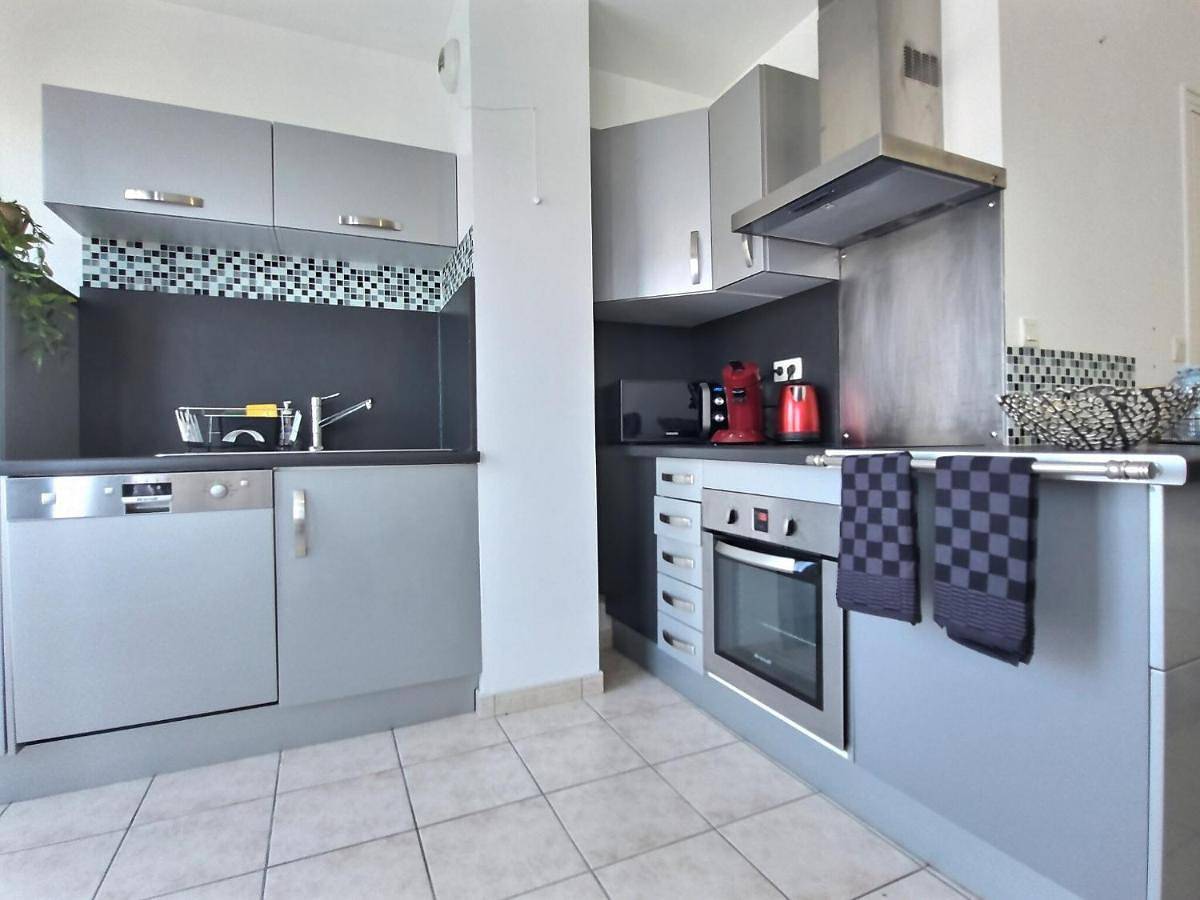 Appartement entier, Le Conti Proche Roissy - Astérix- Gare in Le Plessis-Belleville, Oise