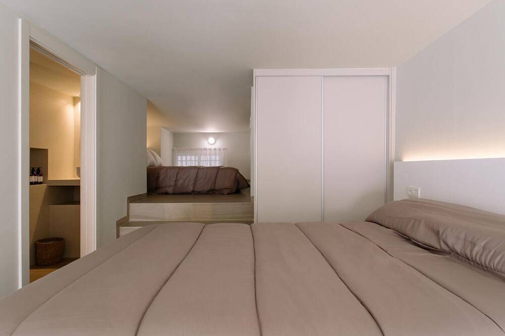 Apartamento entero, Apartamento 'Dúplex B-03' con piscina comunitaria, Wi-Fi y aire acondicionado in Alfàs del Pi, Costa Blanca