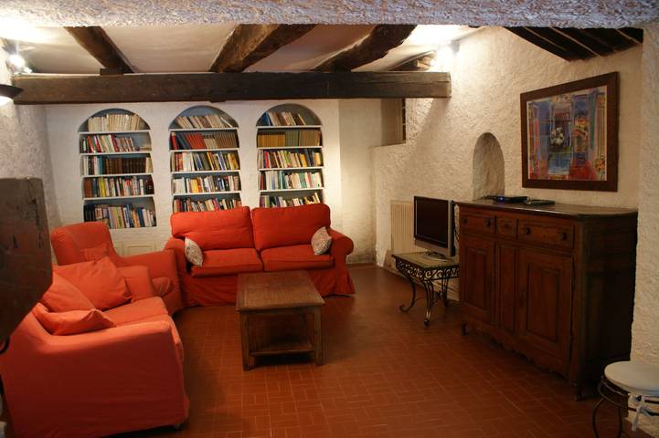 Ganze Wohnung, Familienwohnung, 2-8 Personen, In Provence Mas 16 Jh, Pool, Garten, Parkplatz in Le Castellet, Mittelmeerküste (Frankreich)