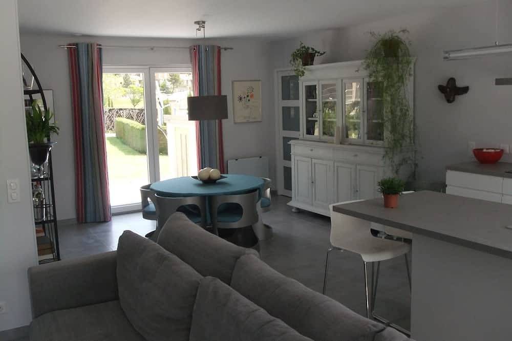 Moderne Nieuwbouwvilla met Verwarmd Privé Zwembad Midden de Rustige Natuur in Castellane, Regionaler Naturpark Verdon