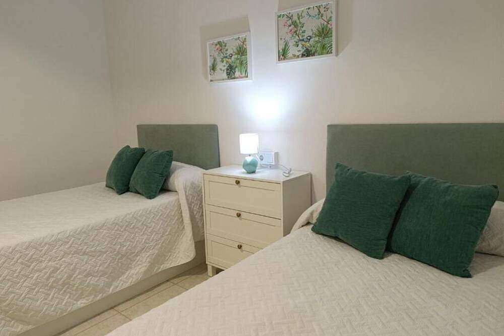 Ganze Wohnung, Vionta: Your cozy retreat with garden view near the beach in Ribeira, Rías Baixas