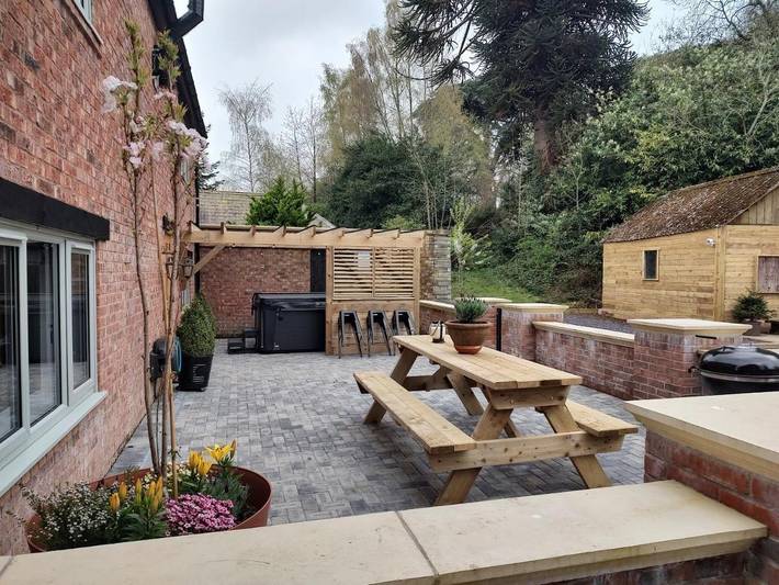 Ferienhaus für 10 Personen, mit Whirlpool und Terrasse sowie Garten und Ausblick
