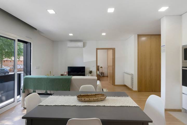 Entire apartment, Apartment 'Vale Viver' with Wi-Fi and Air Conditioning in Vila Chã, Codal e Vila Cova de Perrinho, Aveiro District