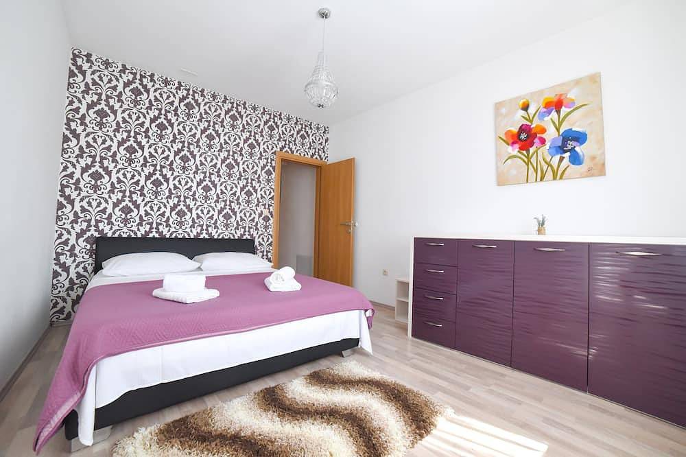 Villa Bender - Three Bedroom Villa with Swimming pool in Dugopolje, Dalmatinisches Zagora