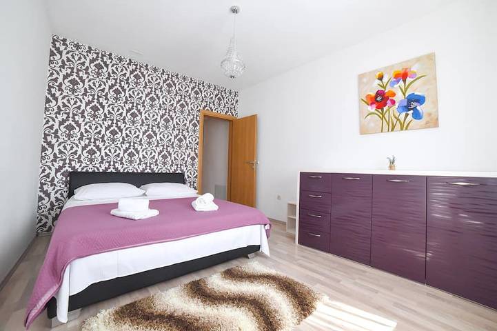Villa Bender - Three Bedroom Villa with Swimming pool in Dugopolje, Dalmatinisches Zagora
