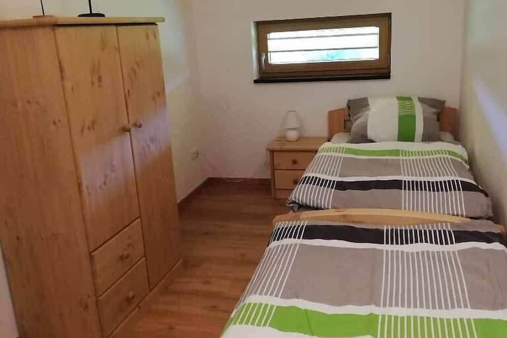 Ganze Wohnung, Herzlich willkommen in der großzügigen Ferienwohnung Hofblick! in Böbrach, Ostbayern
