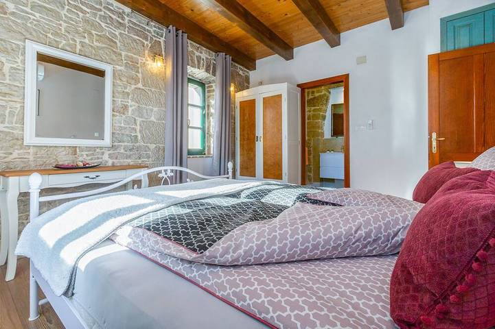 Ferienhaus für 7 Personen in Kastelir